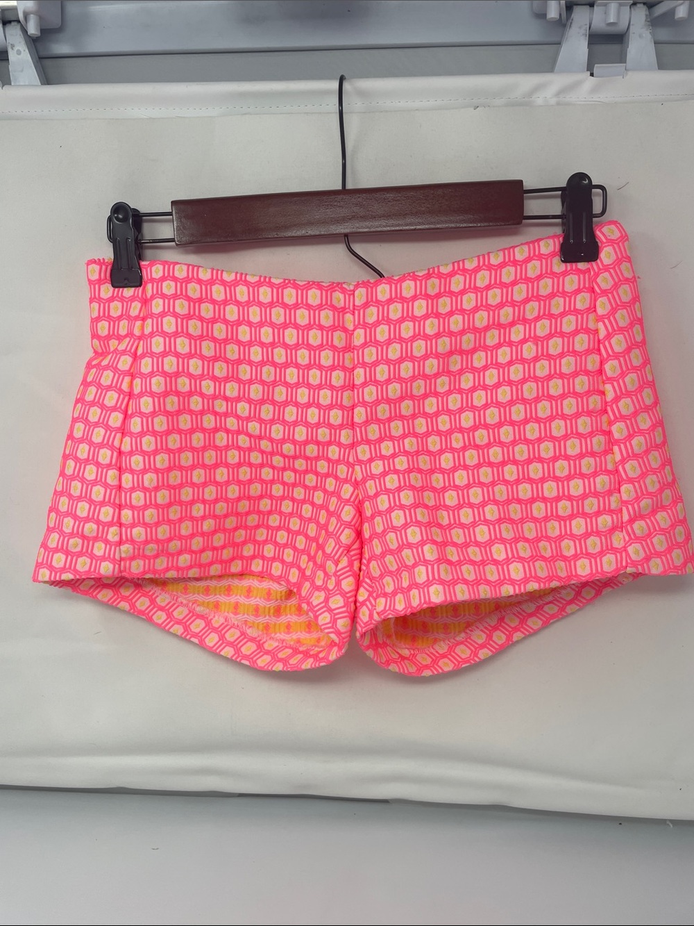 Lilly Pulitzer Bright Pink Geometric Patterned Shorts Size 00
